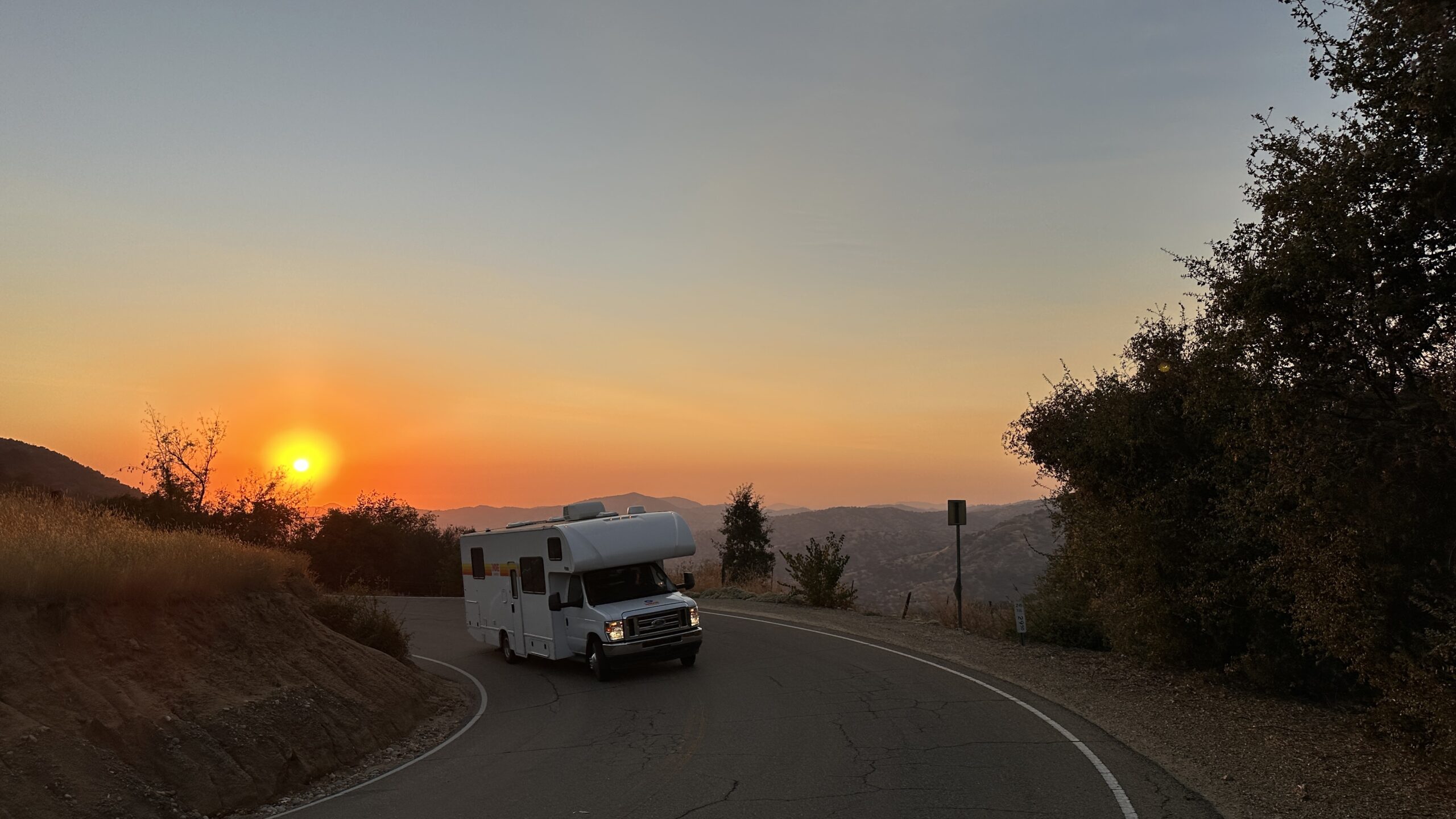 USA vs. New Zealand: How Campervan / RV Adventures Compare and What to Expect